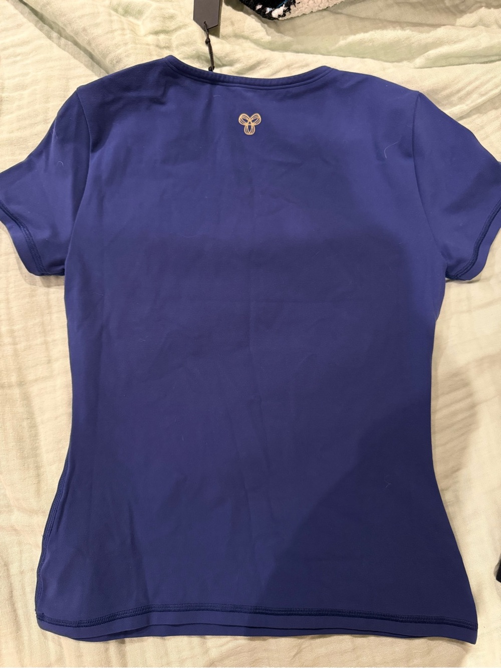 Aritzia TNA golden top - Picture 2 of 3